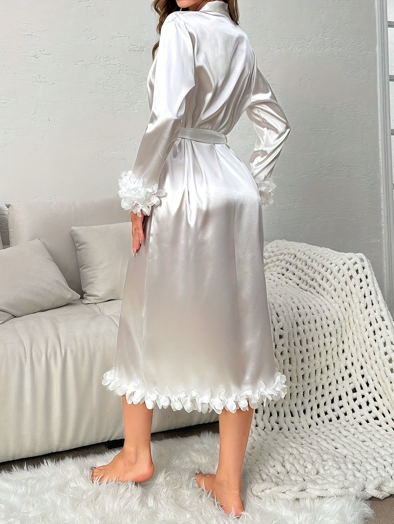 روب ساتين نسائي أنيق