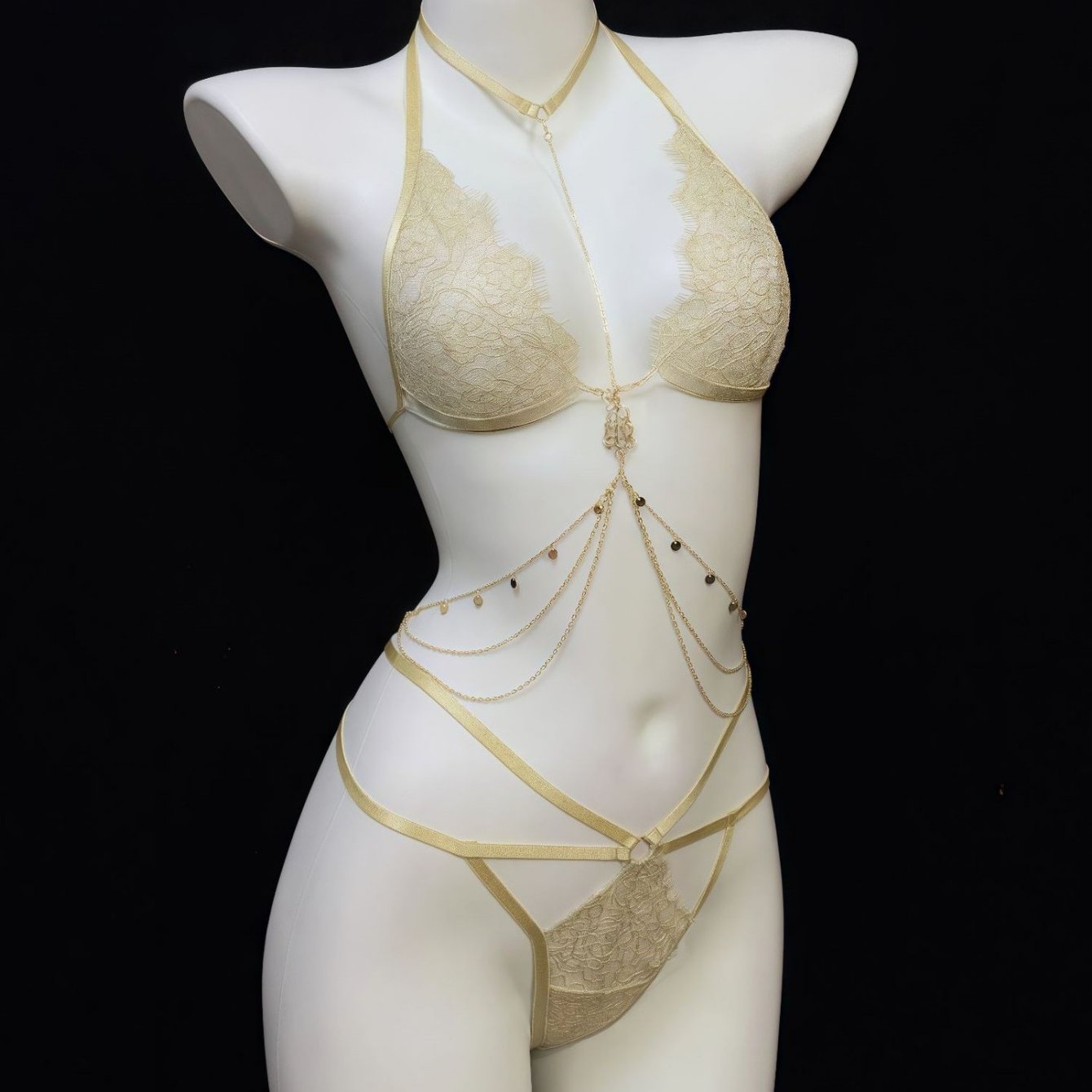 مجموعة حمالة صدر بلون البيج الفاتح