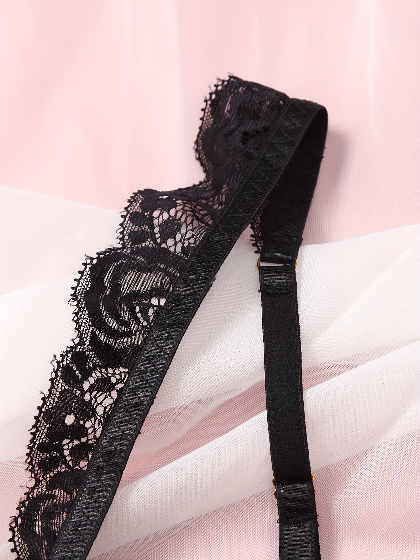 طقم لانجري دانتيل مزخرف