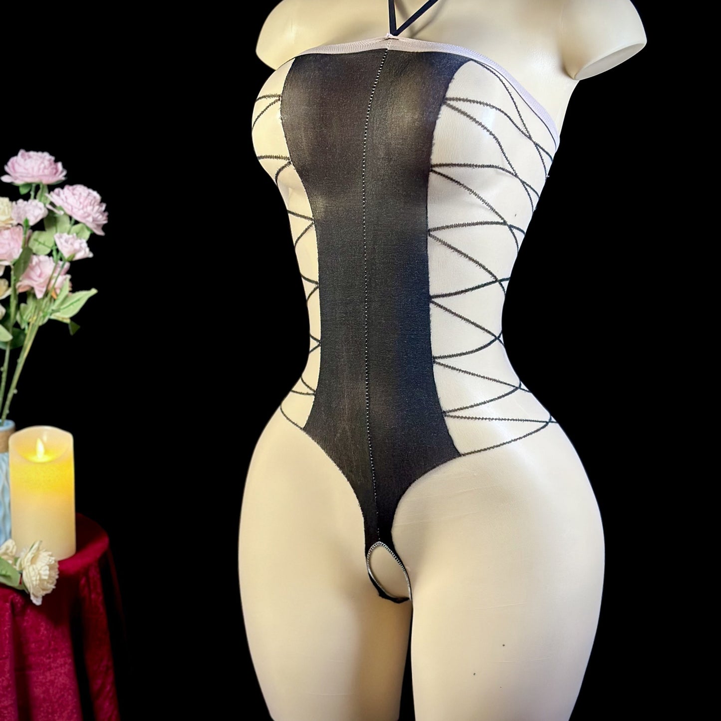 د bodystocking مثير باللون الأسود