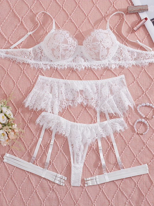 طقم ملابس داخلية أنثوية