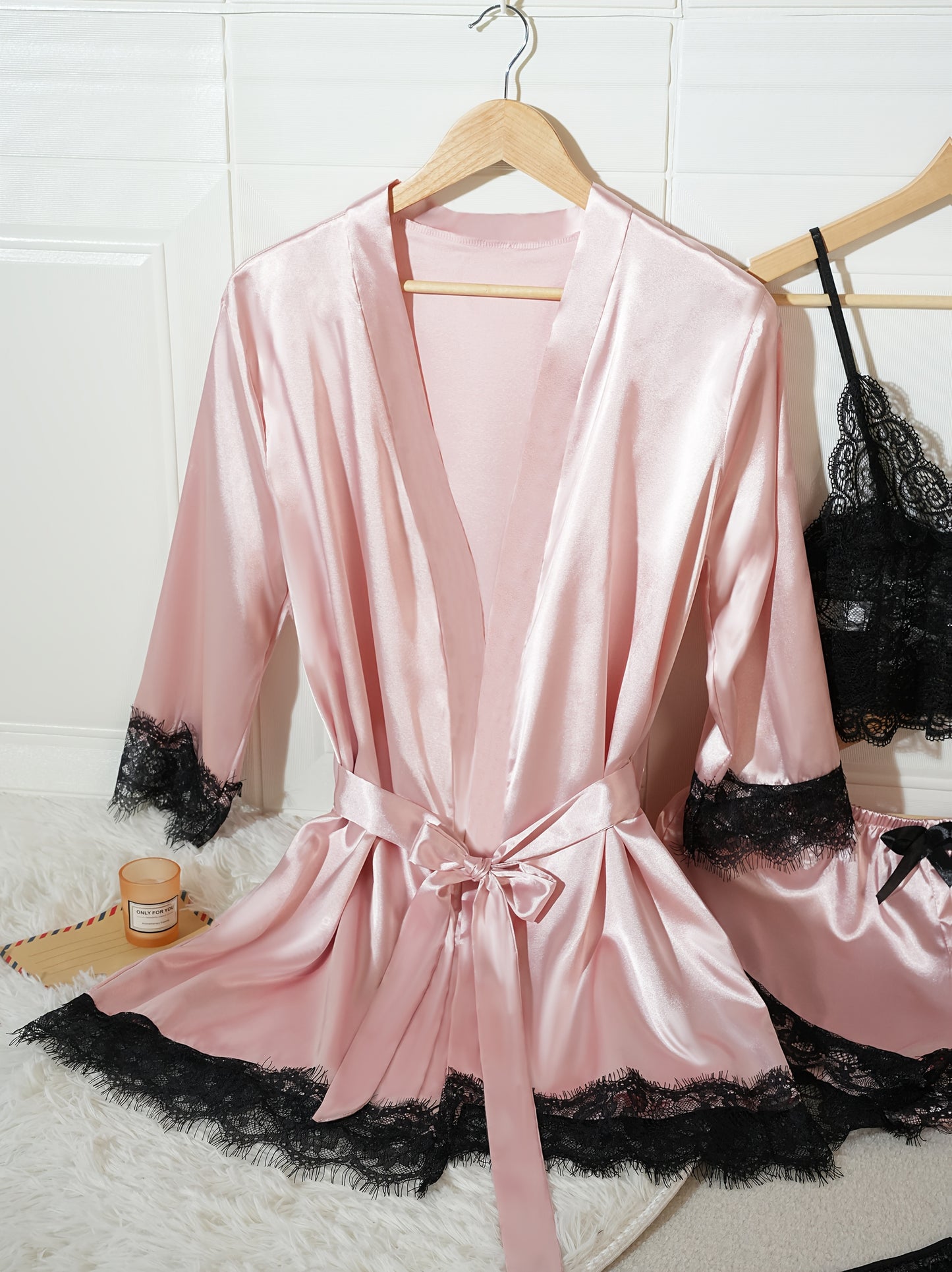 طقم نوم أنثوي أنيق