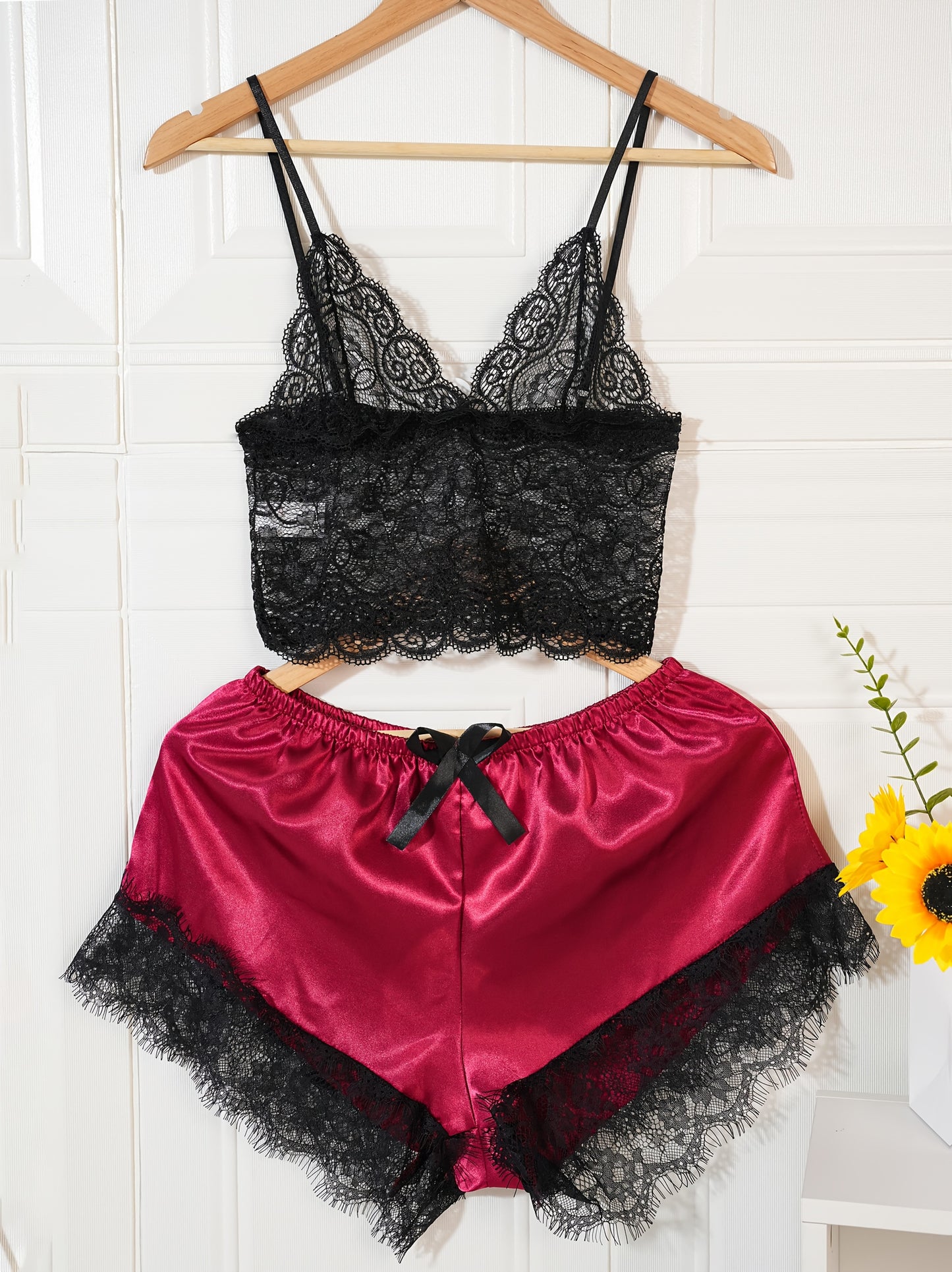 طقم نوم أنثوي أنيق