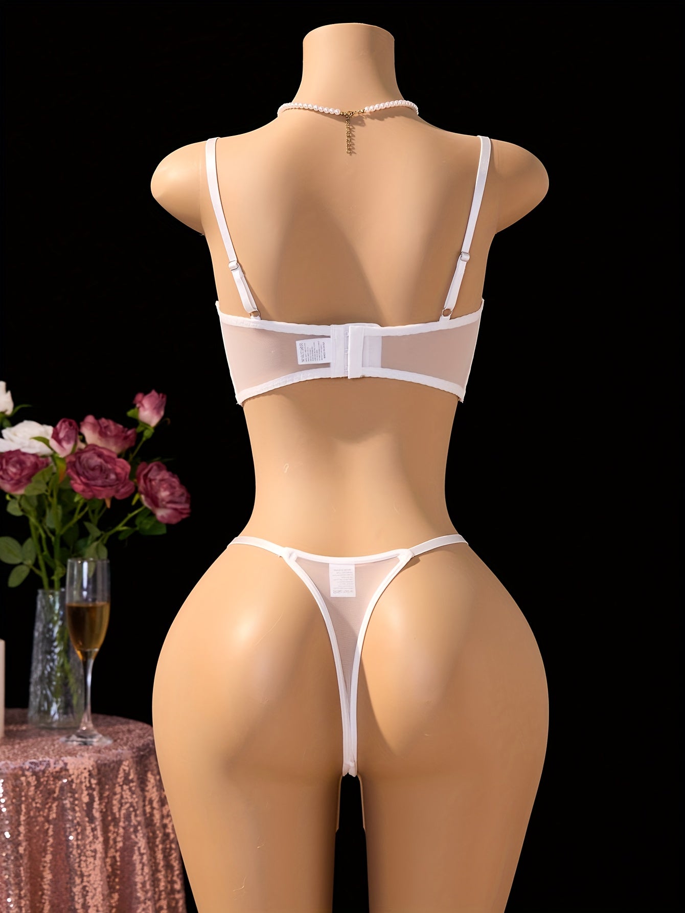 أطقم لنجري زفاف أنيقة للنساء