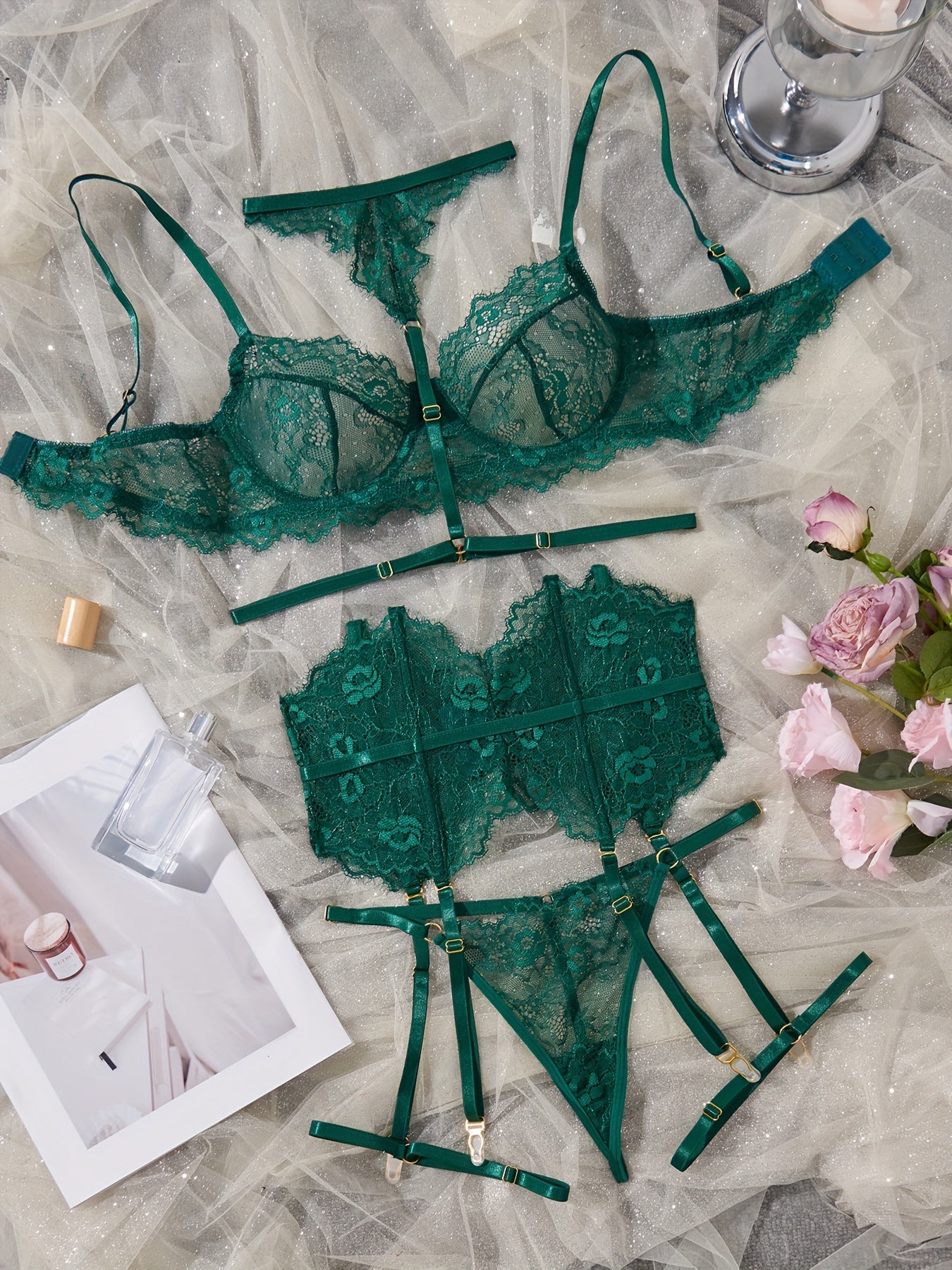 طقم لانجري نسائي - أحمر