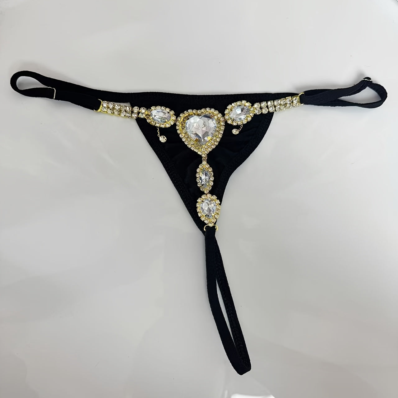 بيكيني مرصع بالأحجار اللامعة