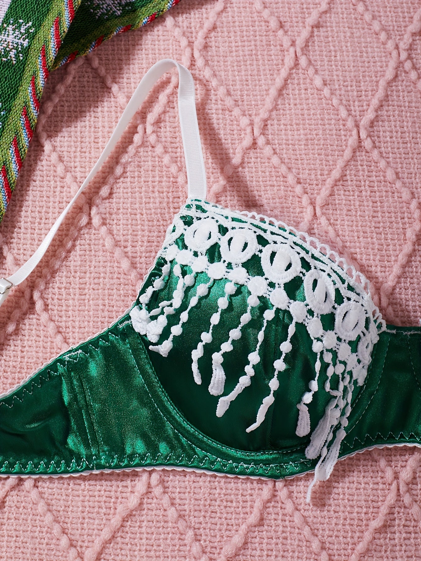طقم lingerie عيد الميلاد للنساء