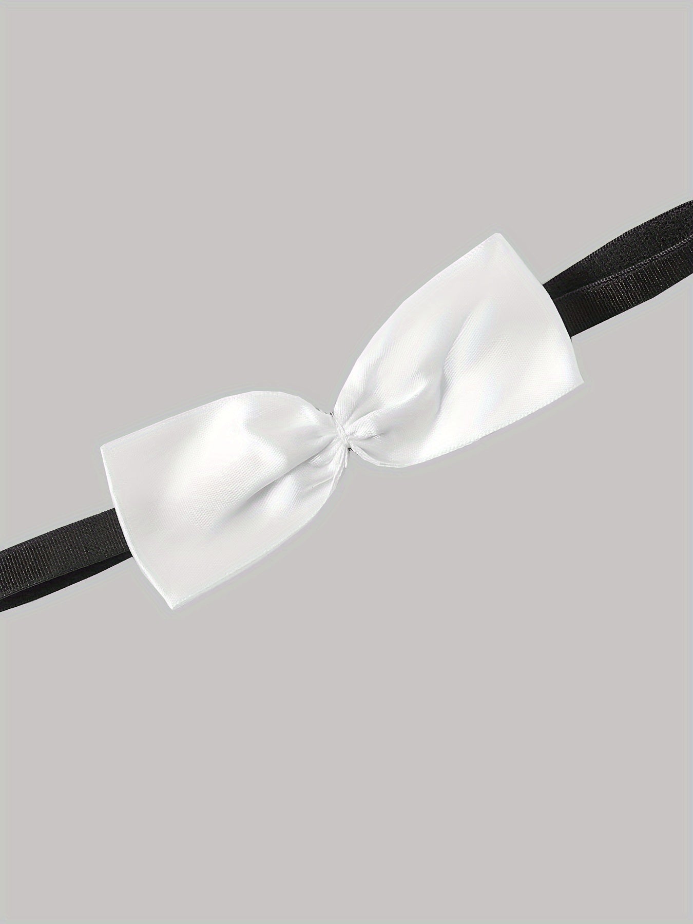 زي خادمة الأرنب الجذاب