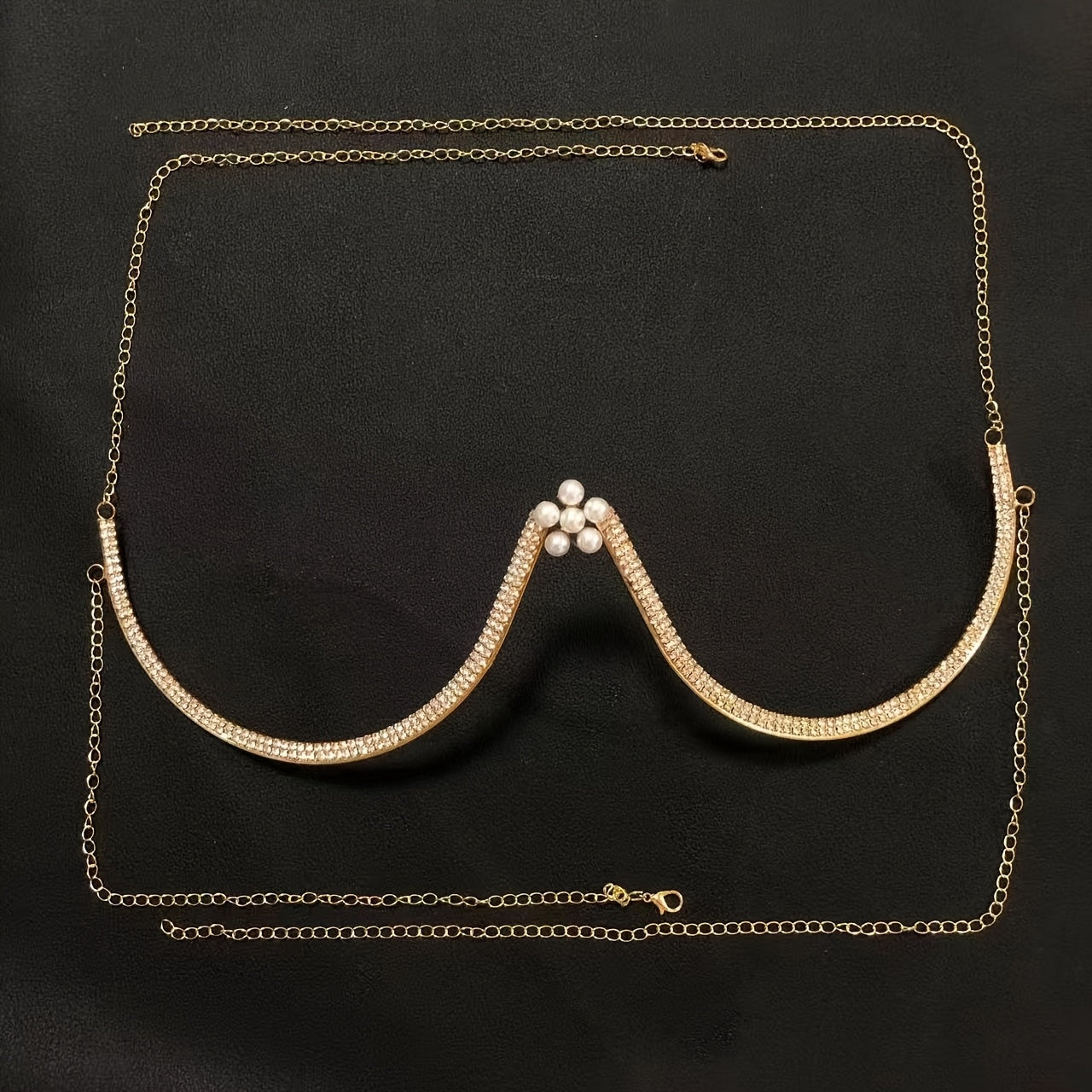 سلسلة حمالة صدر مرصعة بالجواهر