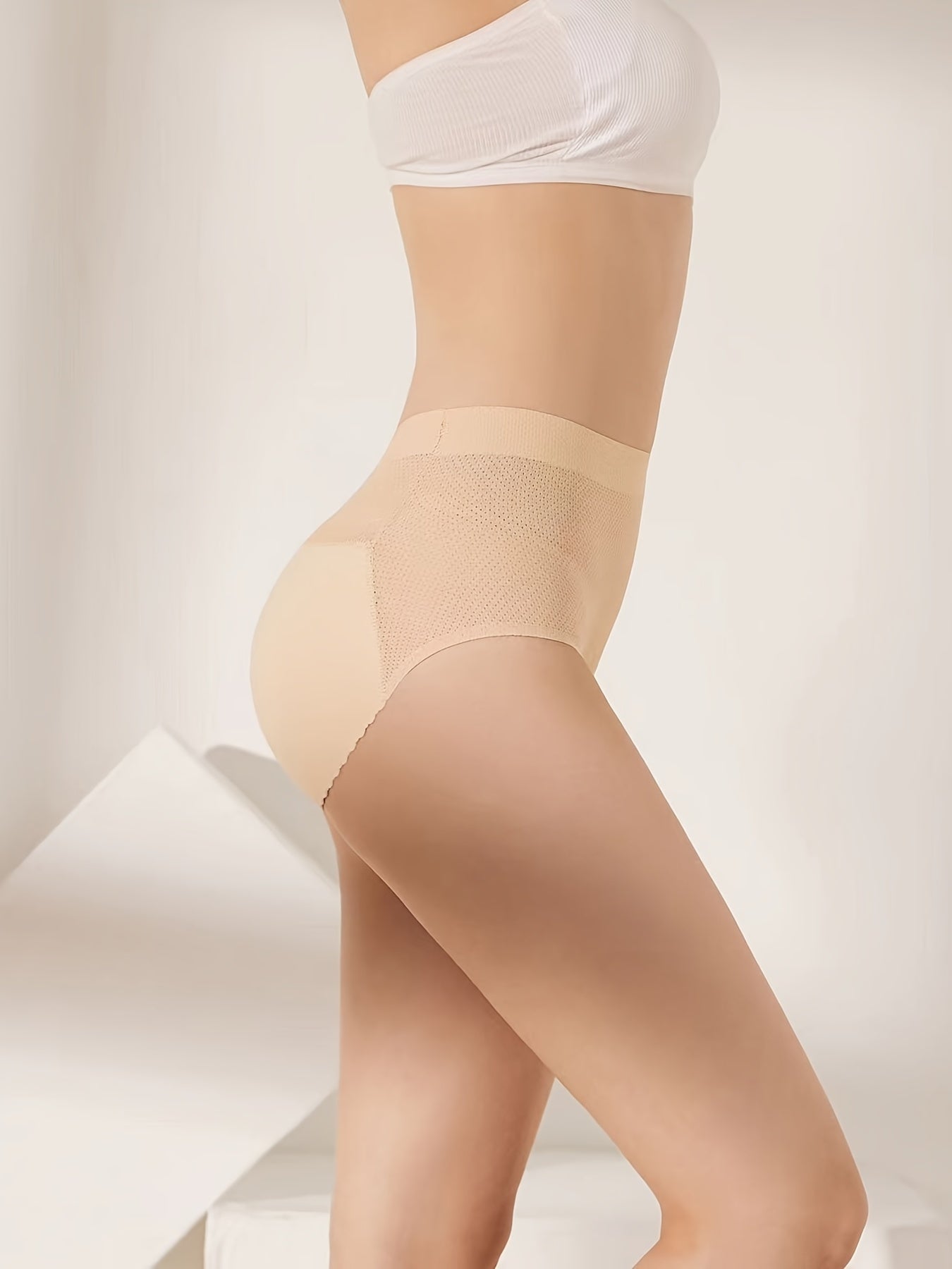 شورتات نسائية عالية الخصر