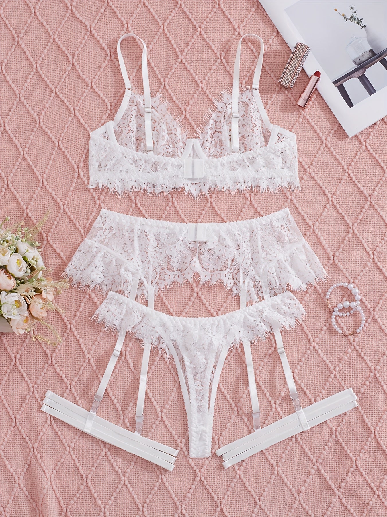 طقم ملابس داخلية أنثوية