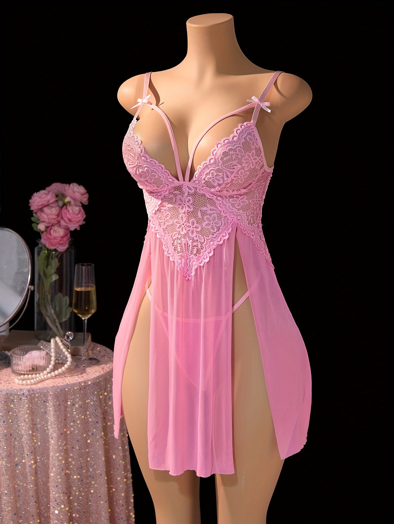 فستان ناعم مزخرف من الدانتيل