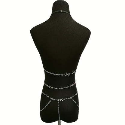 فساتين أنيقة مع سلاسل معدنية