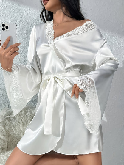 روب ساتين نسائي أنيق أبيض