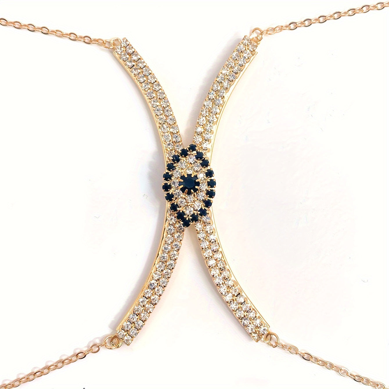 سلسال صدر عيون الشيطان الأنيق