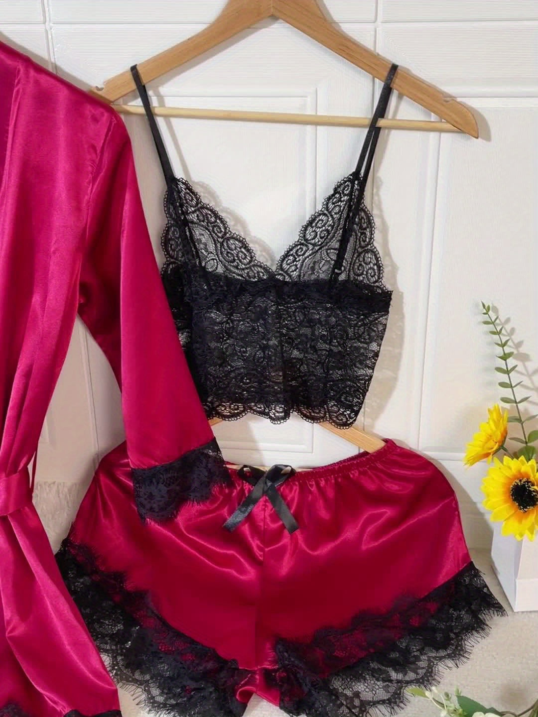 طقم نوم أنثوي أنيق