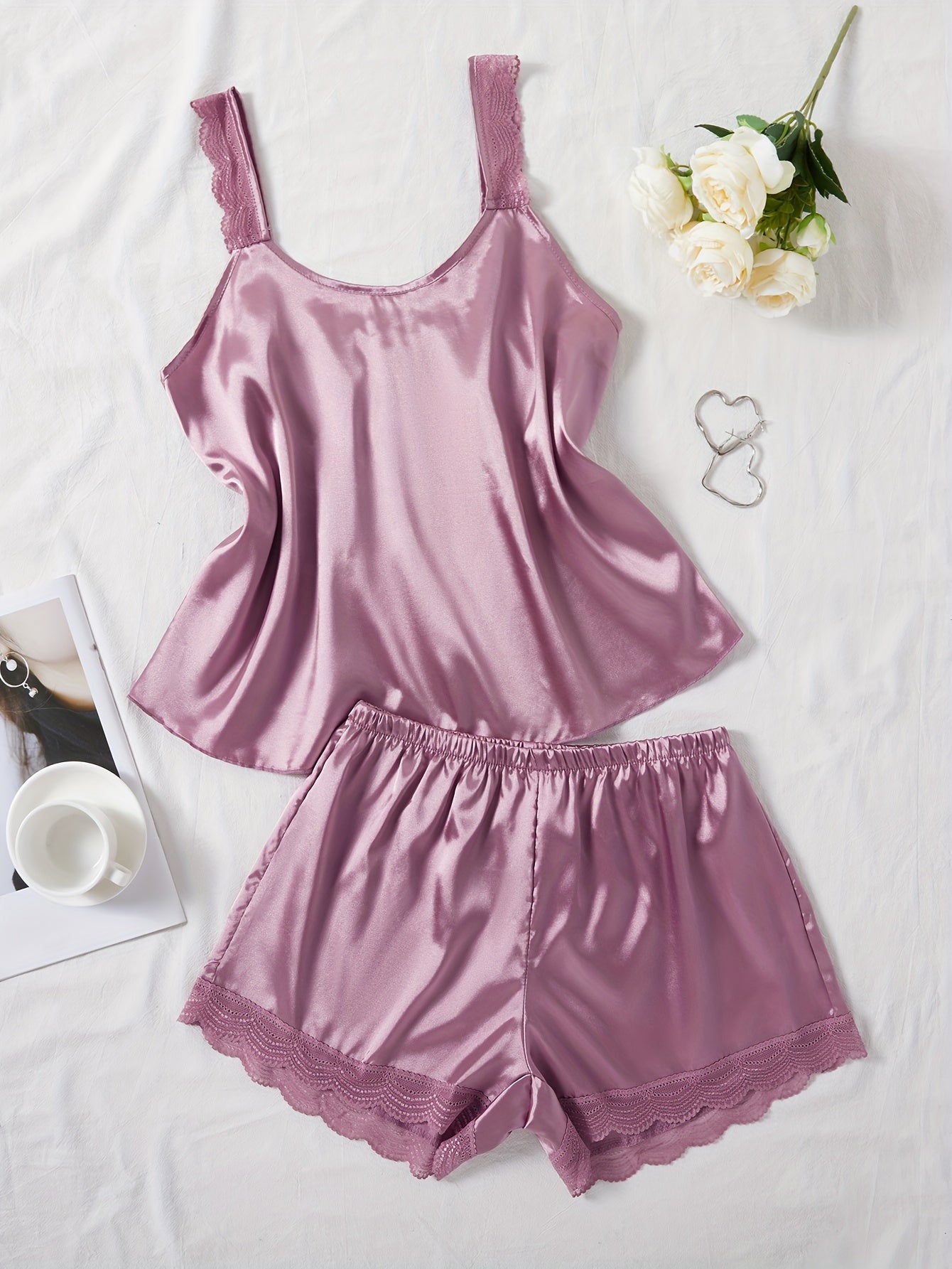 مجموعة نوم نسائية مع حمالات سباجيتي