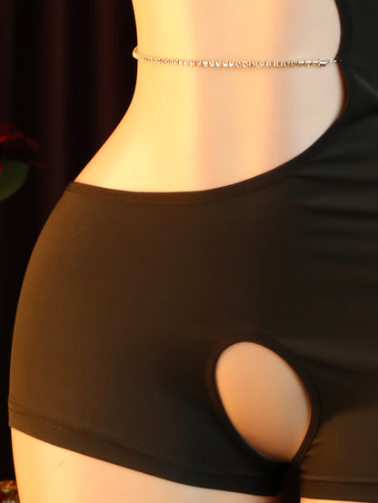 بدلة نسائية مثيرة بقصة غير متناسقة