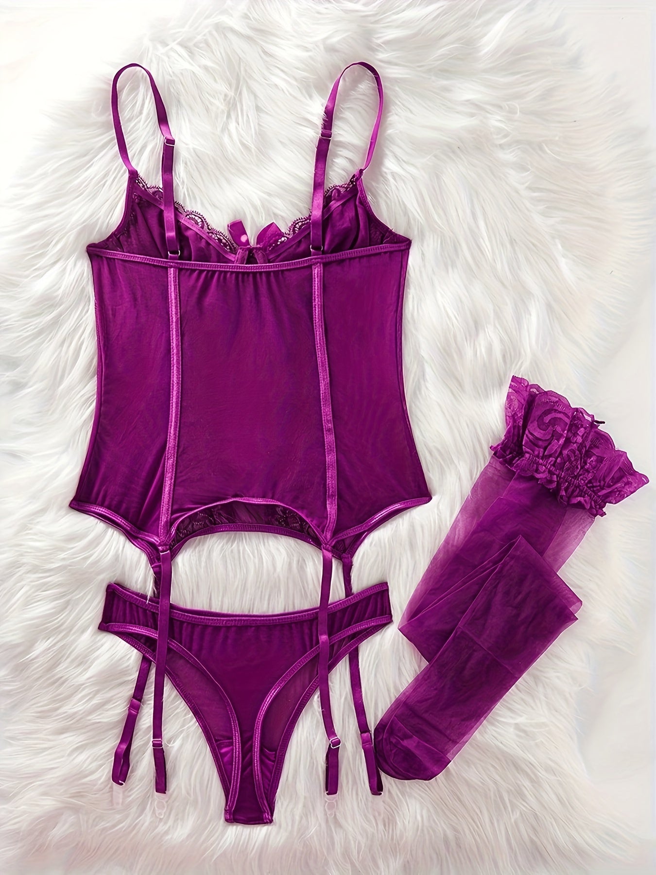 مجموعة لانجري نسائي مثير