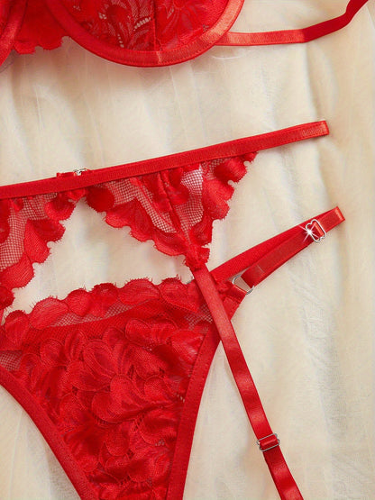 طقم لانجري ثلاثة قطع مثير