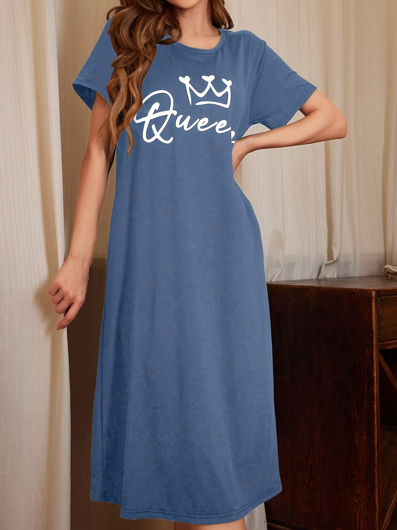 فستان نوم نسائي بطبعة تاج