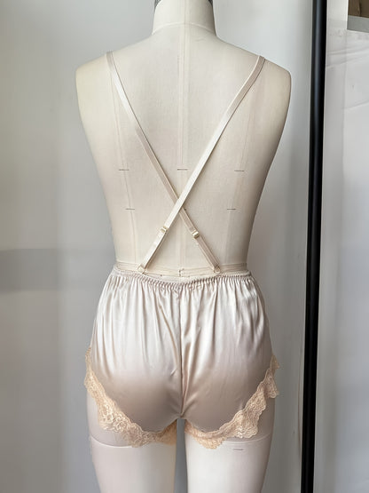 ثوب نوم وردي مزخرف