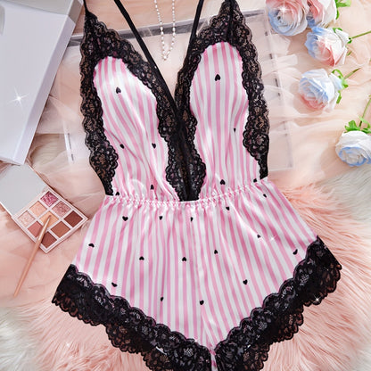 ثوب نوم وردي مزخرف